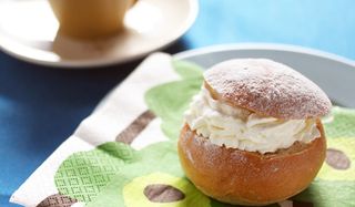 Semla01